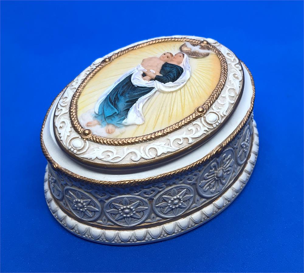 Veronese Madonna & Child oval box in full color, 3.5"x4.5"x2", # 18427-sale